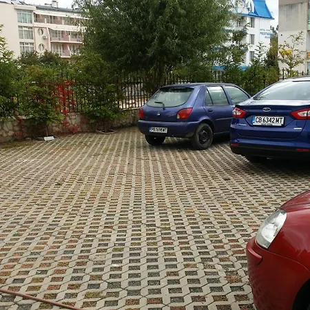 Orange شقة ساني بيتش